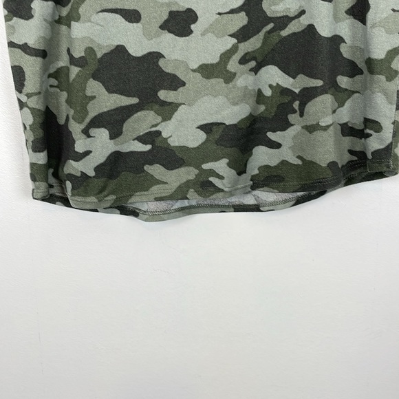 Lucky Brand 2 Piece Womens L Pajama Set Camo Shorts Drawstring Waist Pullover - Picture 2 of 9